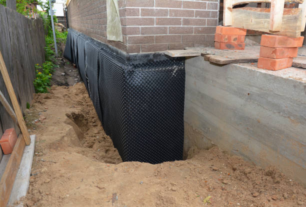 Happy homeowners after waterproofing job in Zeeland